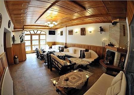 סולנוק Trojka Hotel Es Panzio מראה חיצוני תמונה